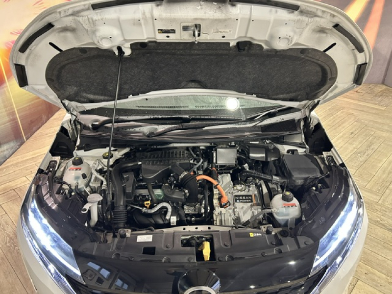 日産 オーラ