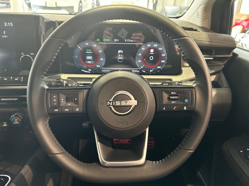 日産 オーラ