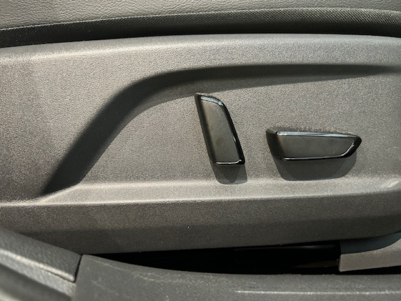 日産 オーラ