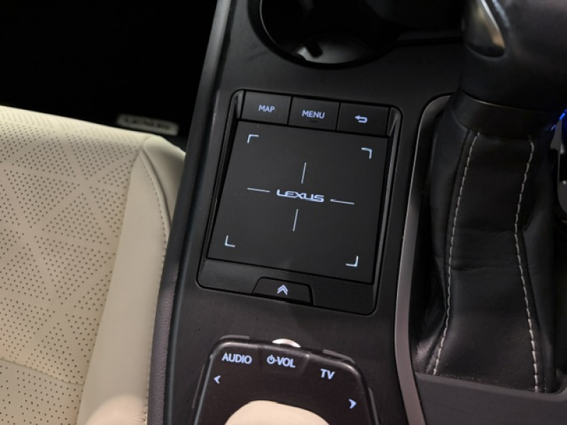 レクサス UX