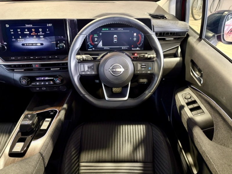 日産 オーラ