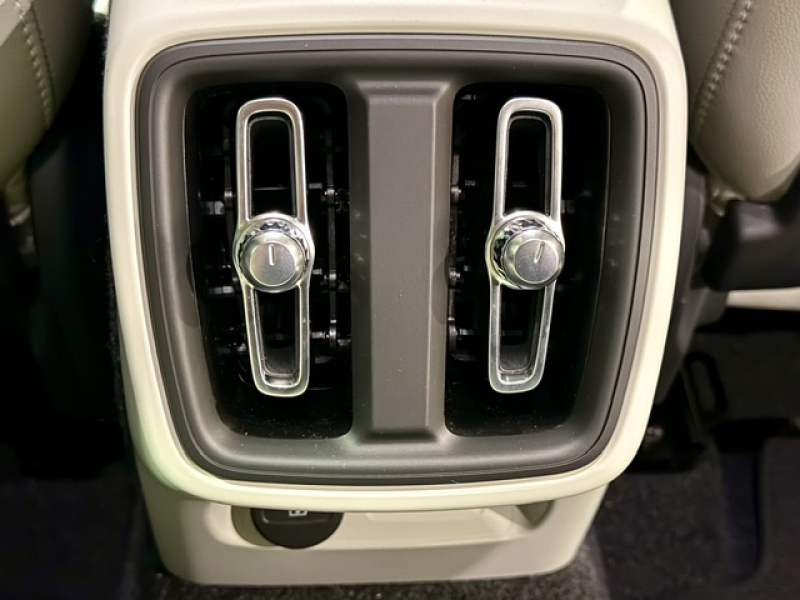 ボルボ XC40