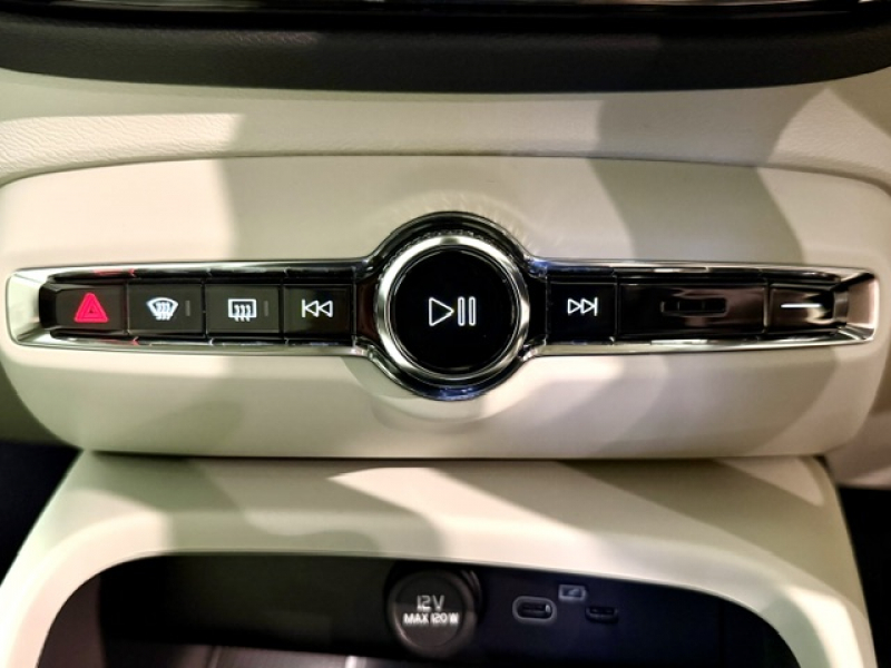 ボルボ XC40