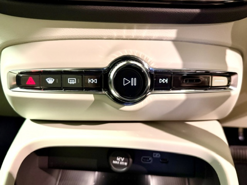ボルボ XC40