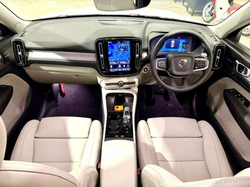 ボルボ XC40