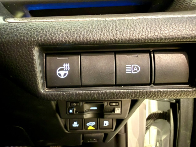 トヨタ プリウスPHEV