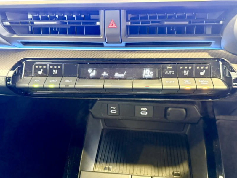 トヨタ プリウスPHEV