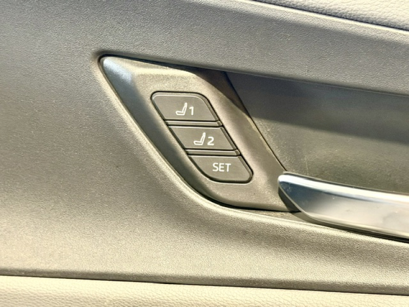トヨタ プリウスPHEV