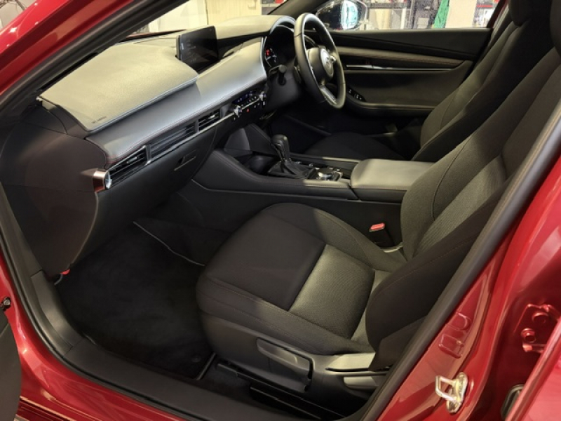 マツダ MAZDA 3