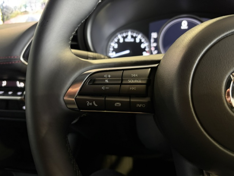 マツダ MAZDA 3