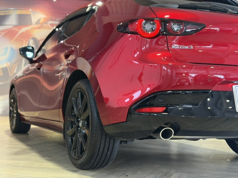 マツダ MAZDA 3