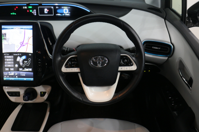 トヨタ プリウス