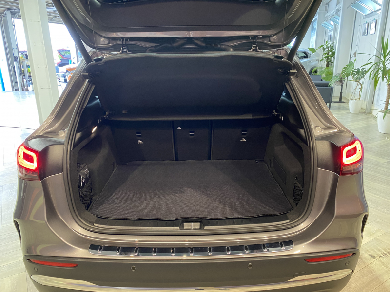 メルセデスベンツ GLA