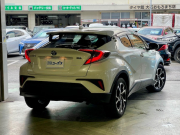 トヨタ C-HR