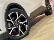 トヨタ C-HR