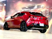 マツダ MAZDA 3