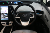 トヨタ プリウス