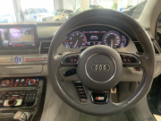 アウディ S8