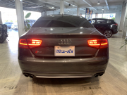 アウディ S8