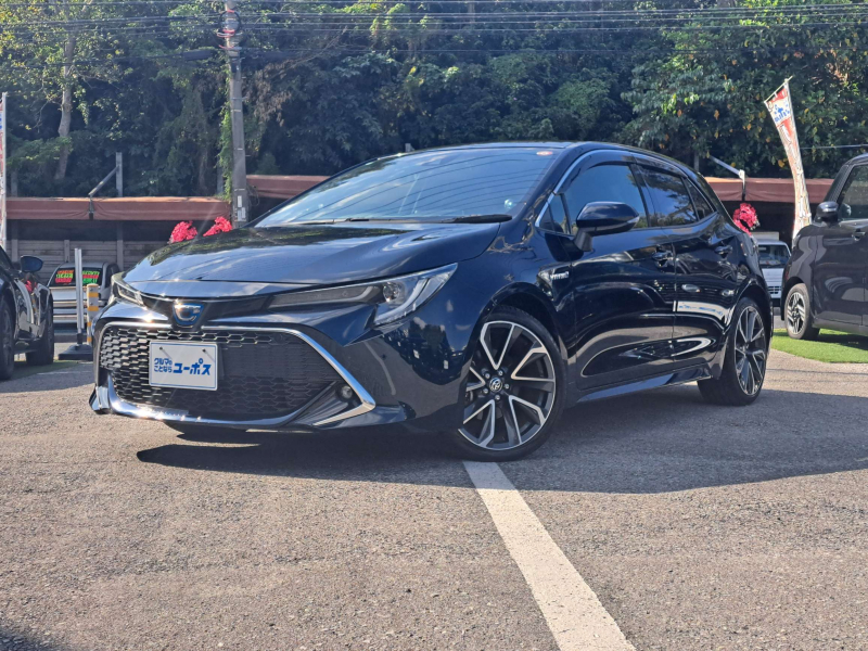 カローラスポーツ　入庫しました