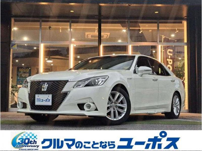 クラウンハイブリッド　入庫しました