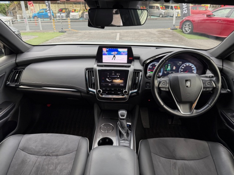 トヨタ クラウンハイブリッド