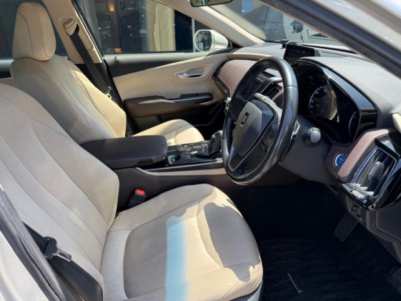 トヨタ クラウンハイブリッド