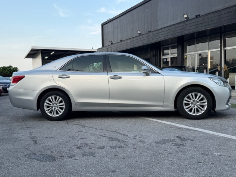 トヨタ クラウン