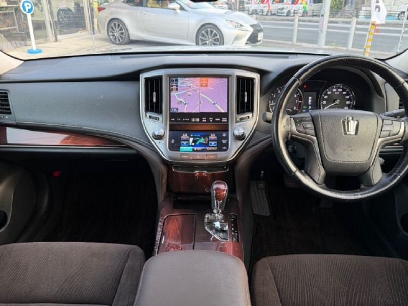 トヨタ クラウン