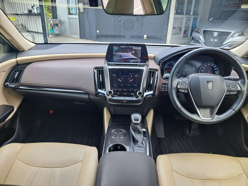 トヨタ クラウンハイブリッド