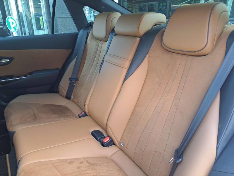 トヨタ クラウンハイブリッド