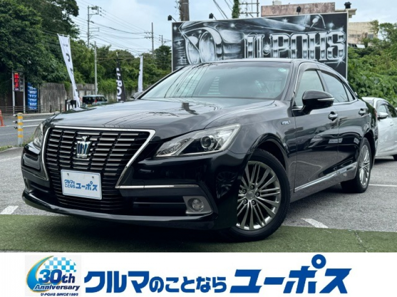クラウンハイブリッド　入庫しました