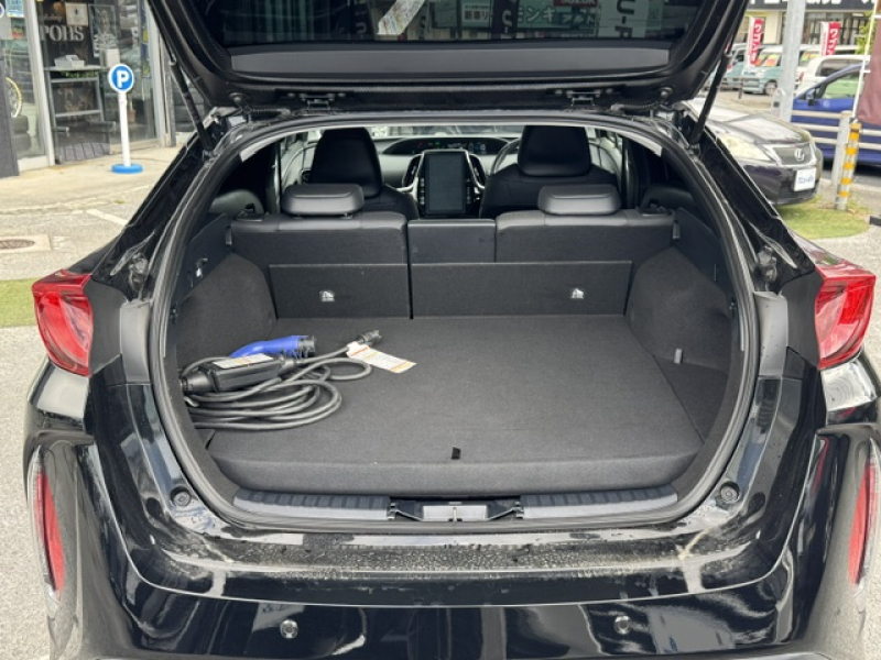 トヨタ プリウスPHV