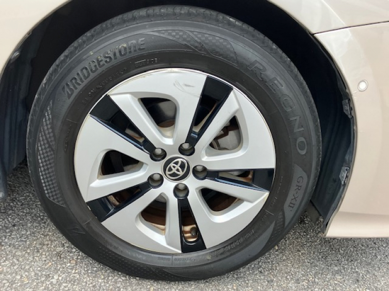 トヨタ プリウス