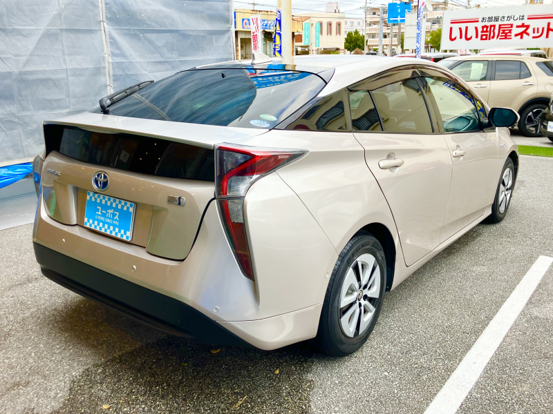 トヨタ プリウス