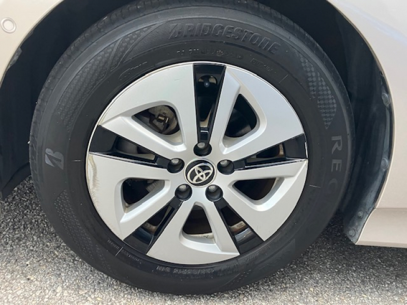 トヨタ プリウス