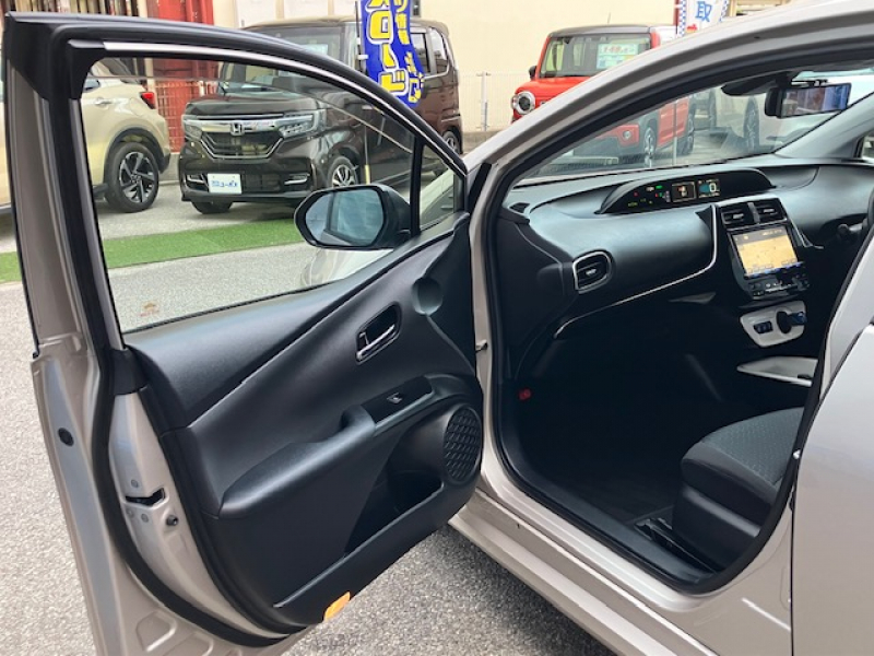 トヨタ プリウス