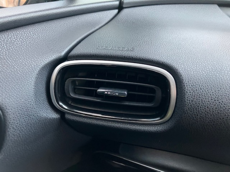 トヨタ プリウス