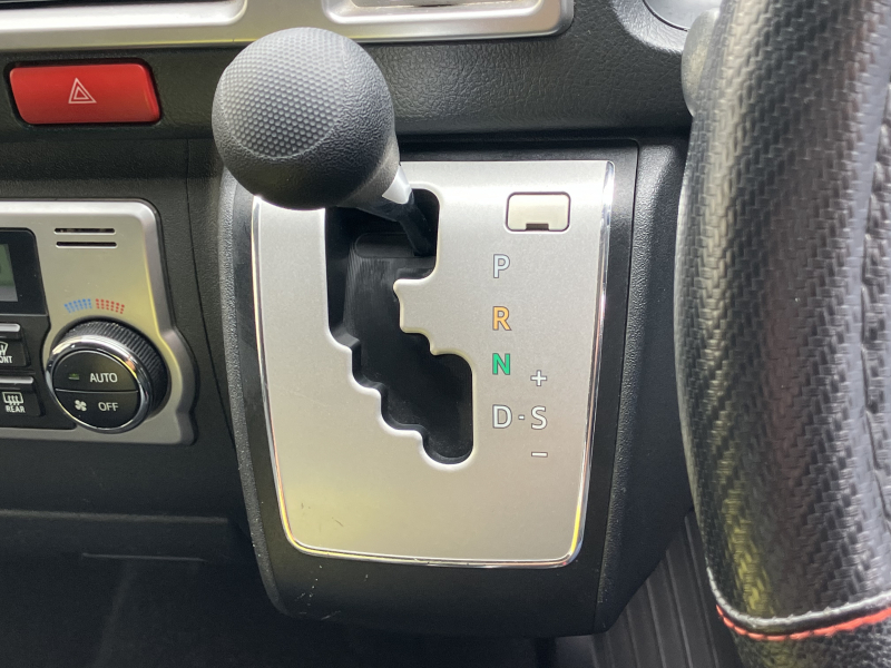 トヨタ ハイエース