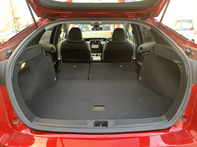 トヨタ プリウス