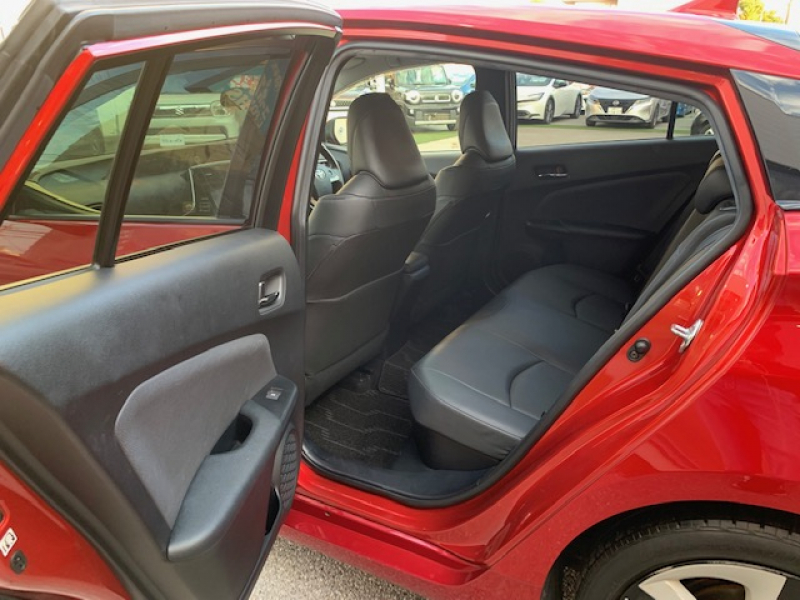 トヨタ プリウス