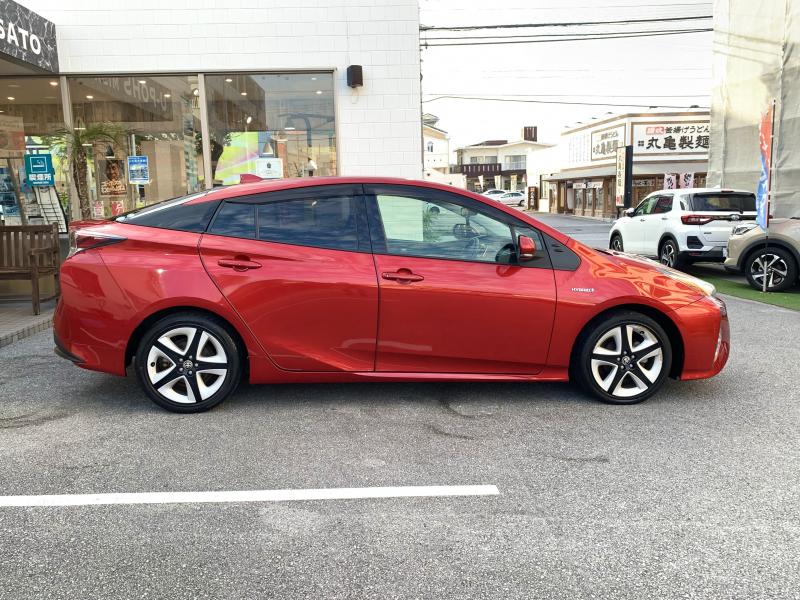 トヨタ プリウス