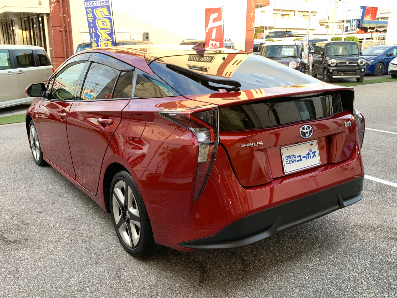 トヨタ プリウス