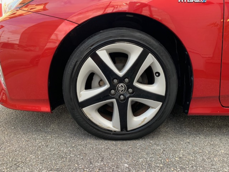 トヨタ プリウス