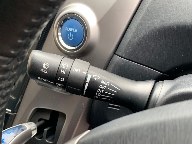 トヨタ プリウスα