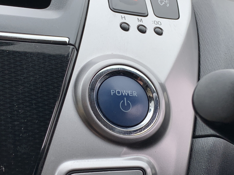 トヨタ プリウスα