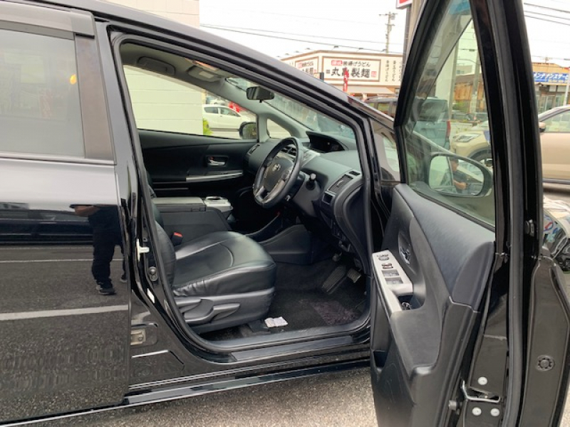 トヨタ プリウスα