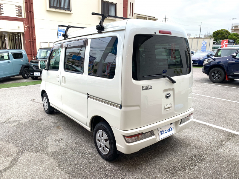 トヨタ ピクシスバン