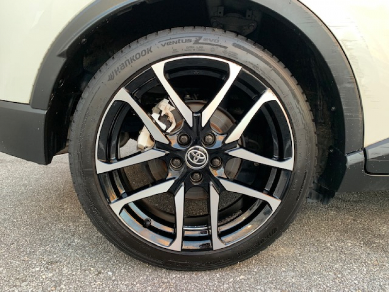 トヨタ C-HR