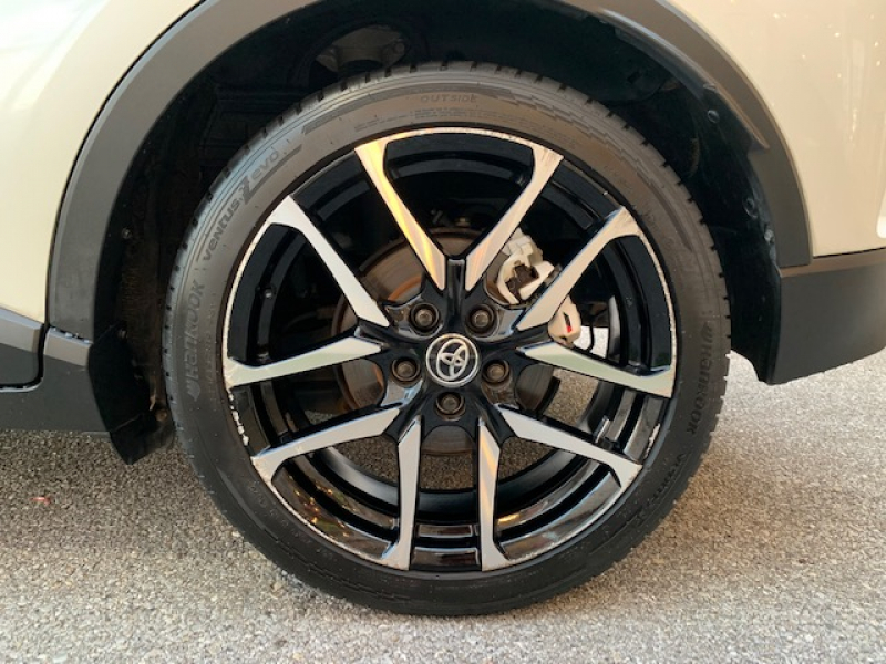 トヨタ C-HR